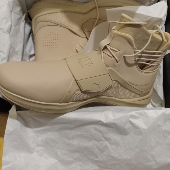 Shoes - Picture 6 of 6